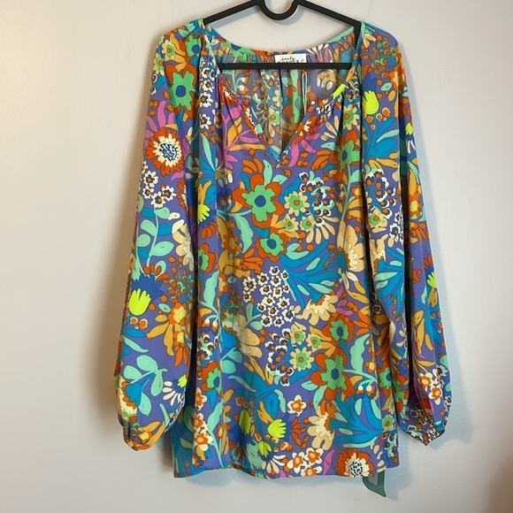 Emily Wonder Periwinkle Split Neckline with Balloon Sleeve Floral Blouse size 1X - Picture 2 of 16